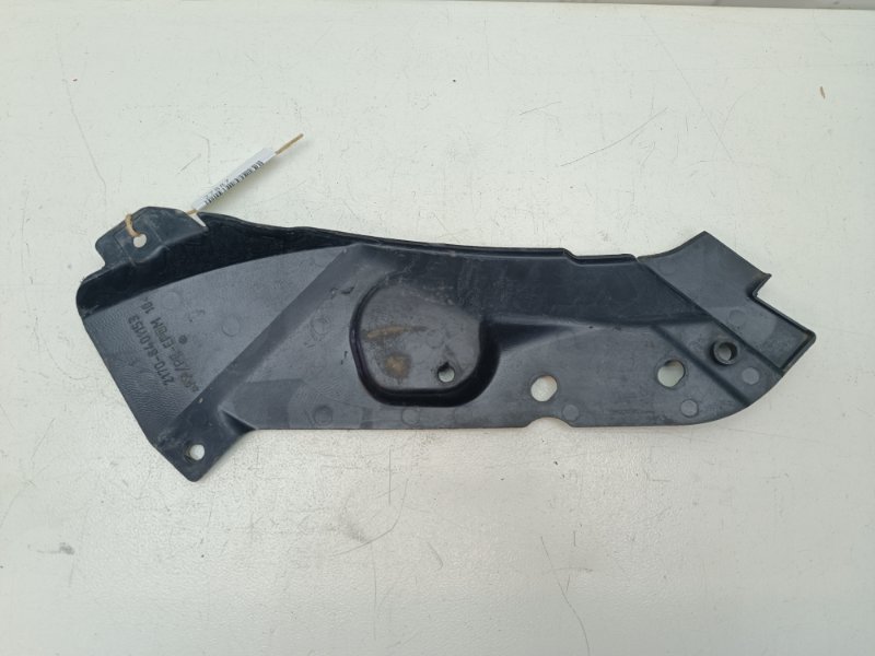 Облицовка фары верхняя Лада Приора