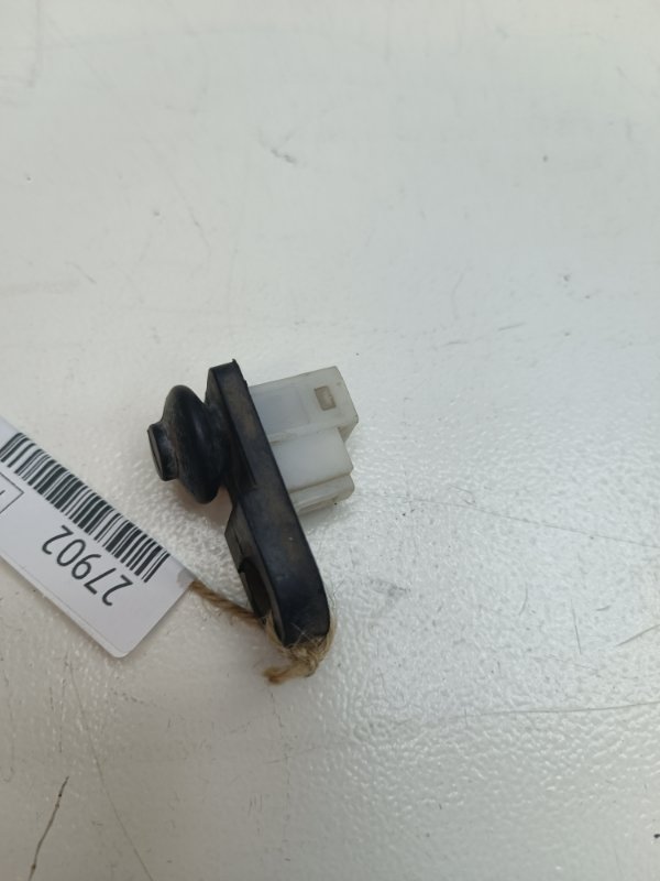 Концевик двери SsangYong Rodius AJ