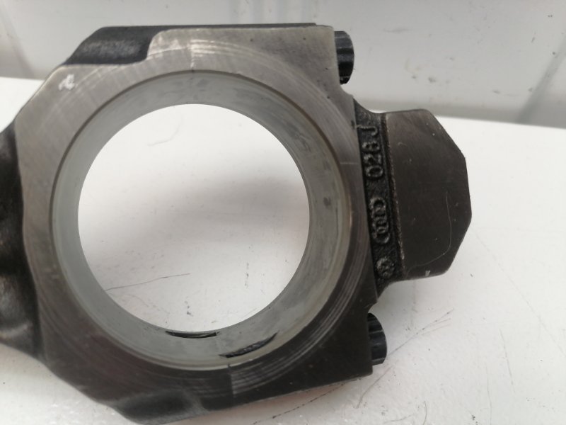 Шатун Volkswagen Transporter 028J T4