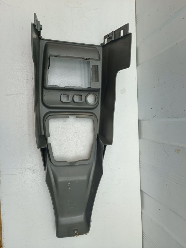 Консоль между сидений Ваз Калина