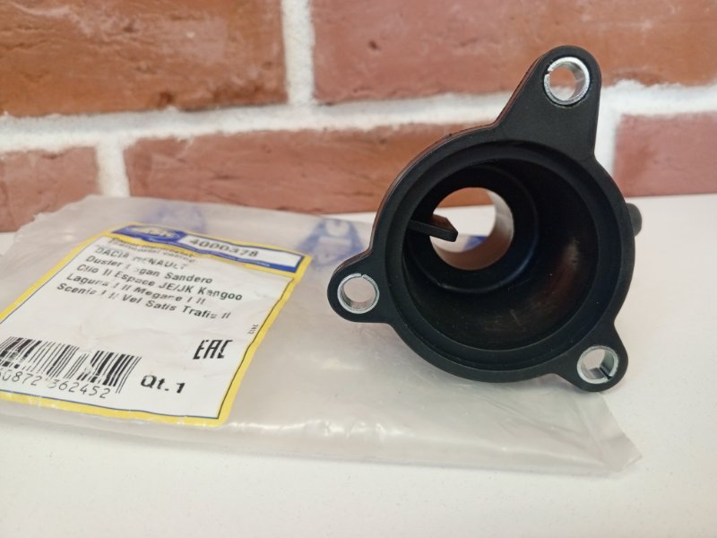 Корпус термостата Renault Logan SANDERO