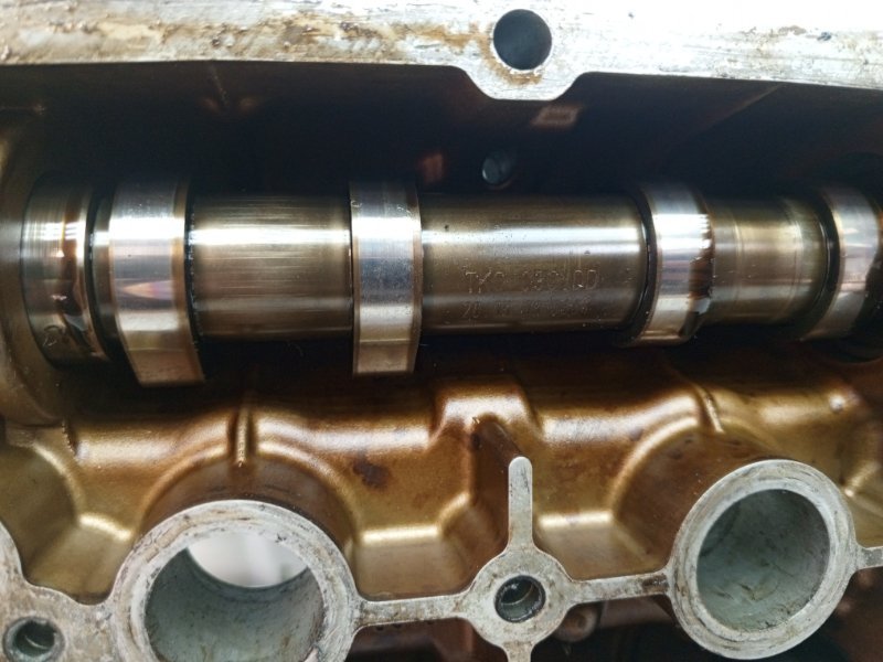 Крышка клапанов Volkswagen Golf