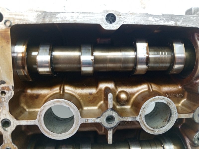 Крышка клапанов Volkswagen Golf