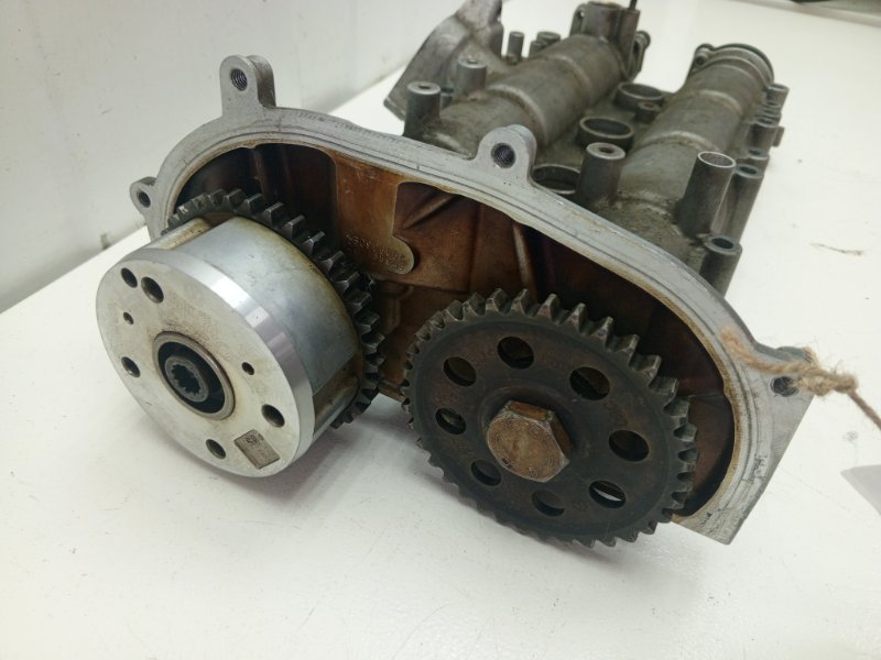 Крышка клапанов Volkswagen Golf