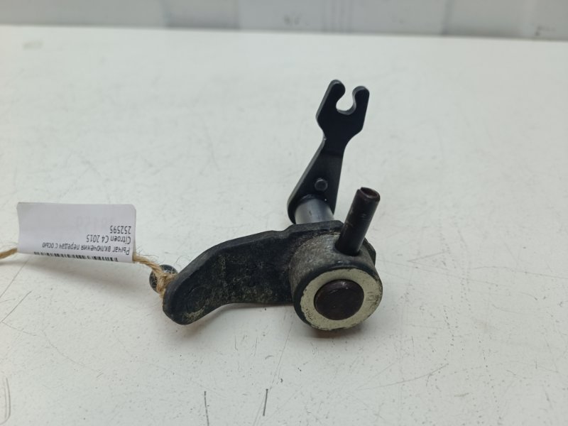 Рычаг включения передач с осью Citroen C4 2015