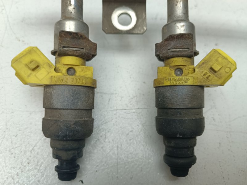 Рампа с форсунками Ваз Калина