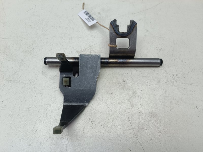 Вилка кпп Audi A3 2009 8P