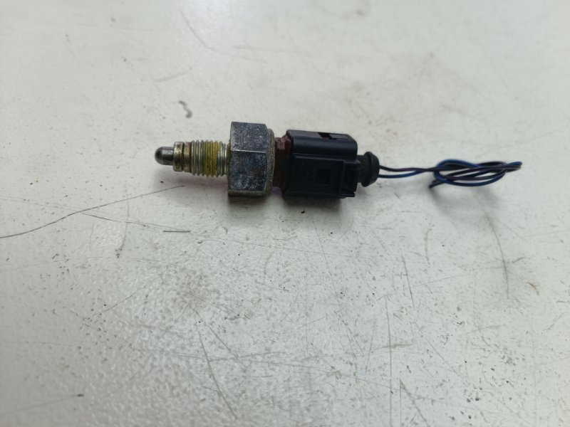 Датчик заднего хода Audi A3 2009 8P