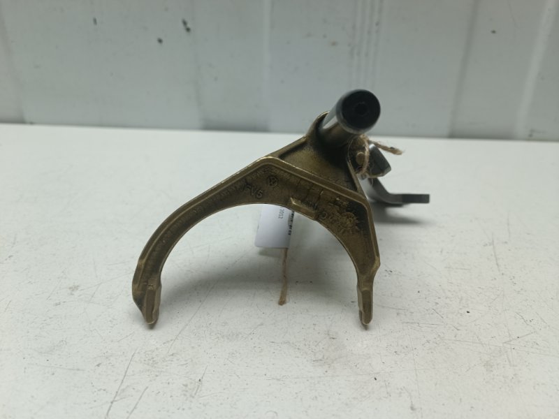 Вилка кпп Skoda SuperB 2012 NFP