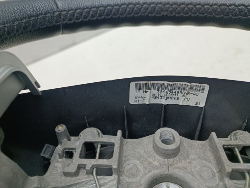 Руль Nissan Note E11