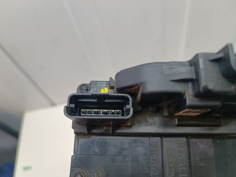 Замок двери Nissan Note E11