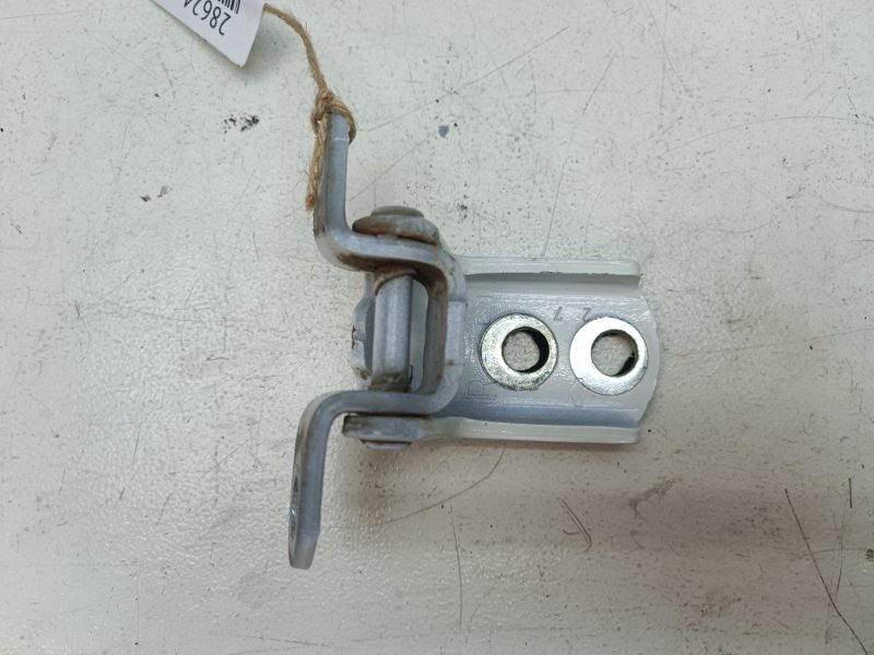 Петля двери Nissan Note E11