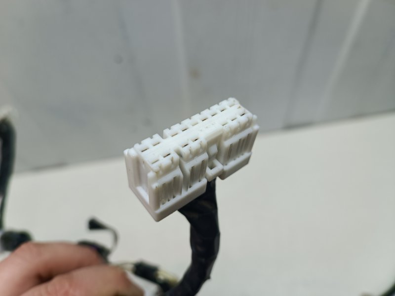 Проводка двери Nissan Note E11