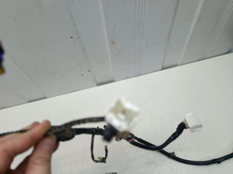 Проводка двери Nissan Note E11