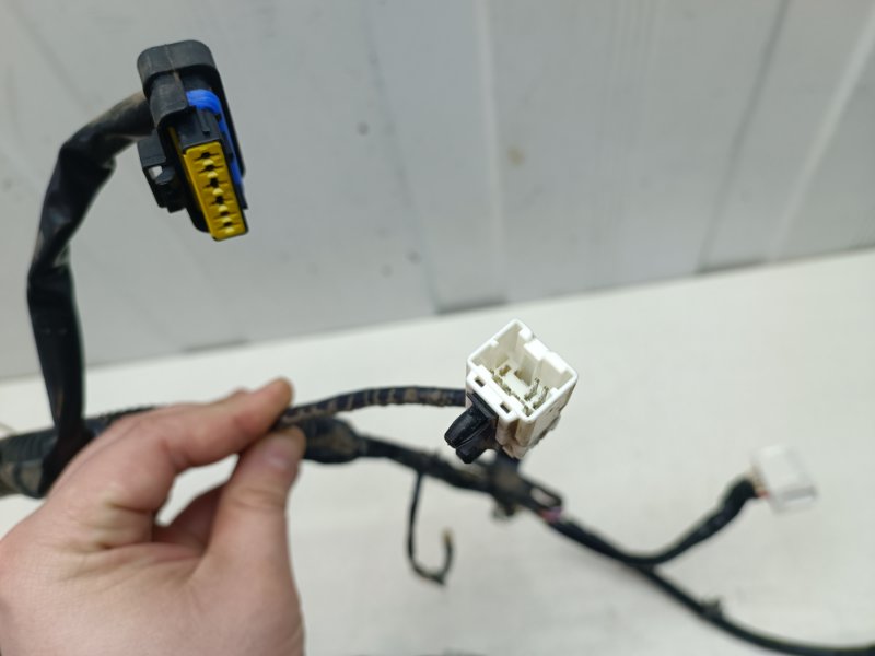 Проводка двери Nissan Note E11