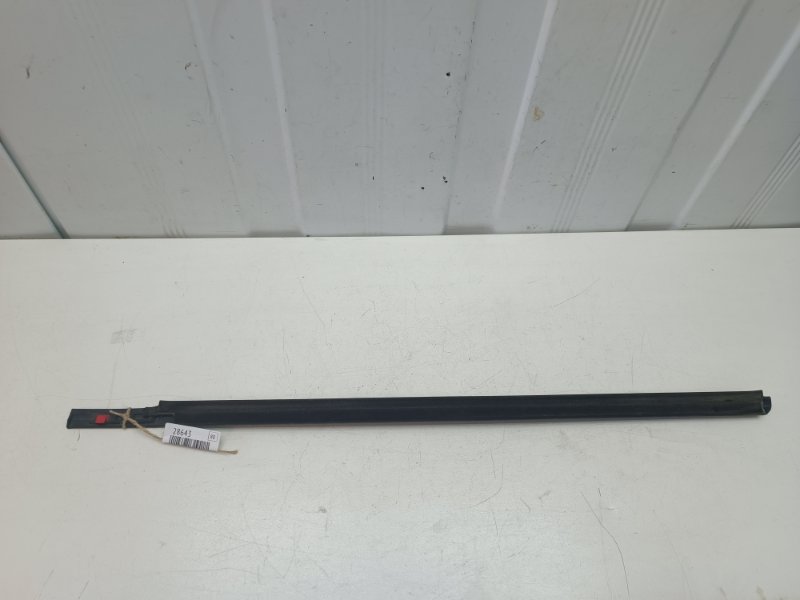 Молдинг стекла Nissan Note E11