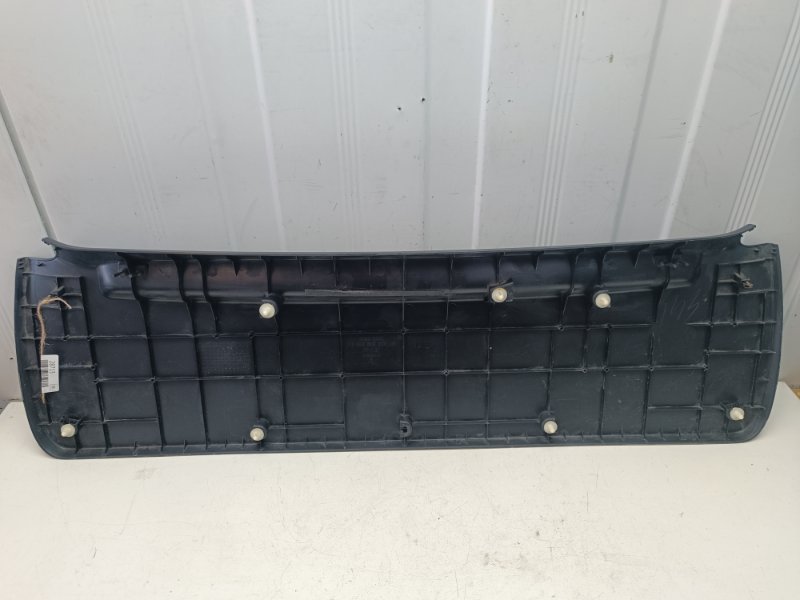 Обшивка крышки багажника Nissan Note E11