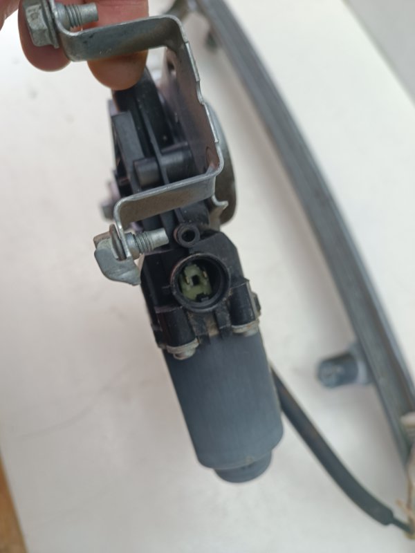 Стеклоподъемник Nissan Note E11