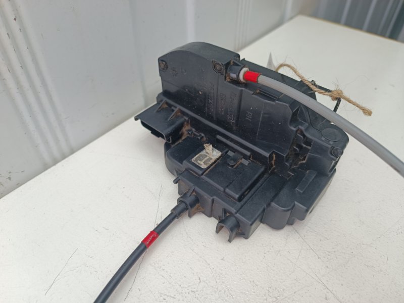 Замок двери Nissan Note E11