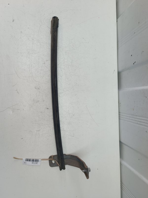 Направляющая стекла двери Nissan Note E11