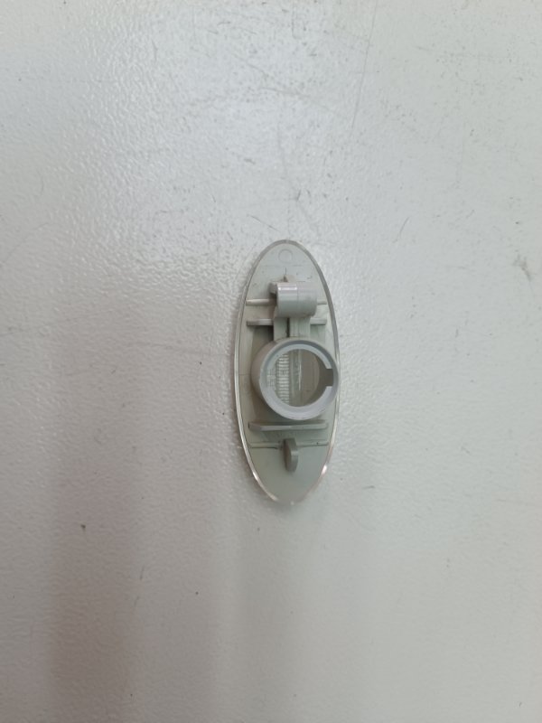 Поворотник в крыле Nissan Note E11