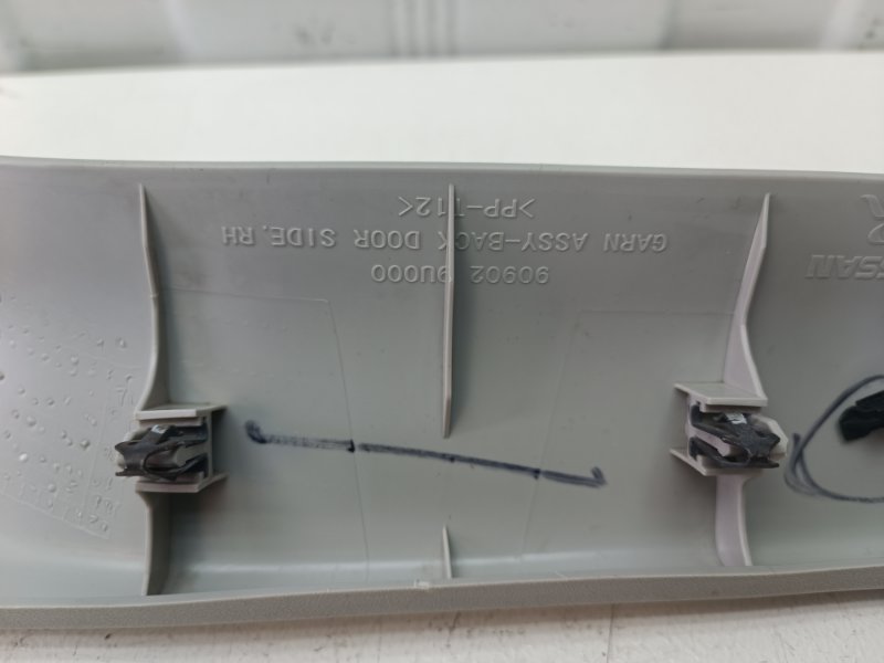 Накладка стойки Nissan Note E11