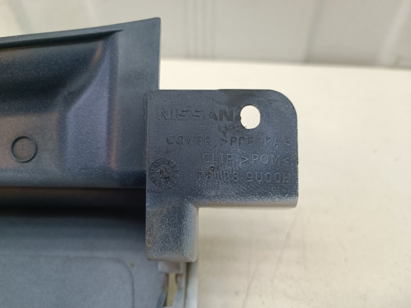 Накладка под фонарь Nissan Note E11