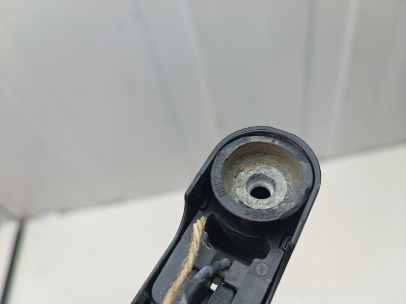 Поводок стеклоочистителя Nissan Note E11