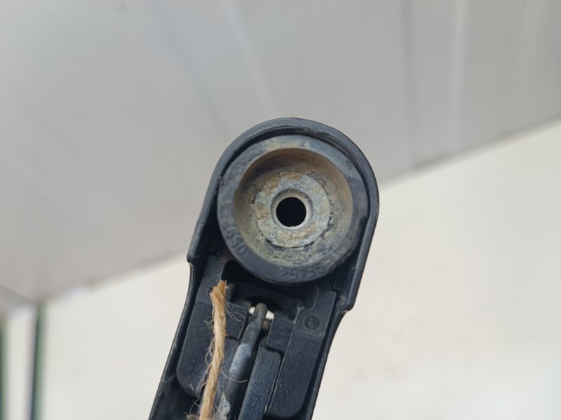 Поводок стеклоочистителя Nissan Note E11