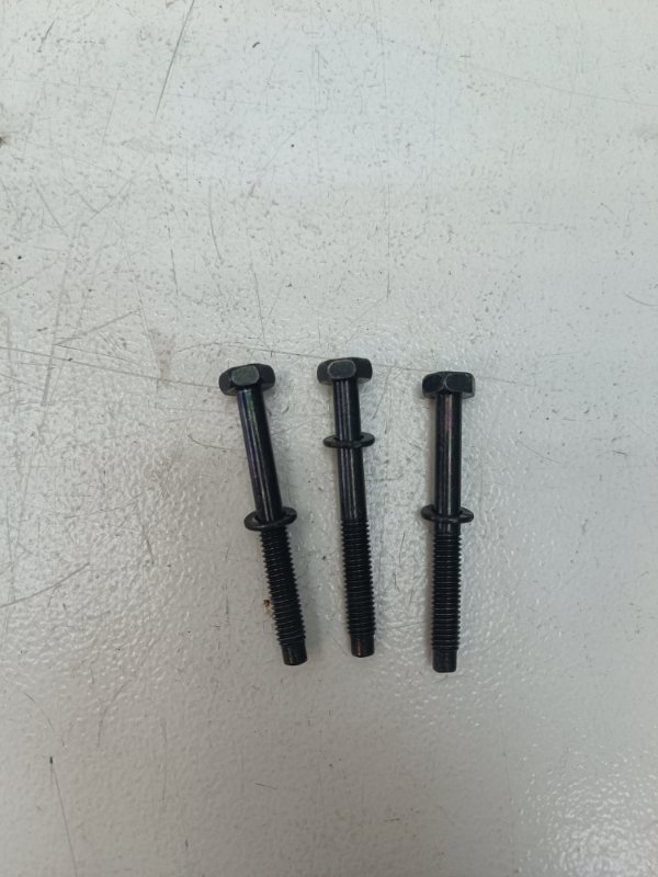 Болт Nissan Note E11