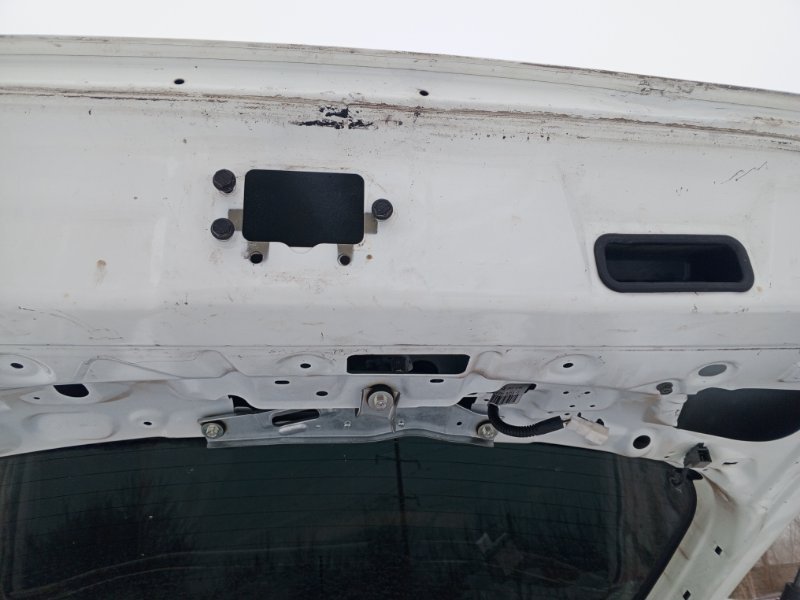 Дверь багажника Nissan Note E11