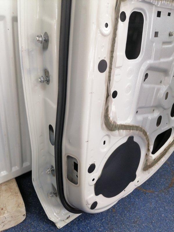 Дверь Nissan Note E11