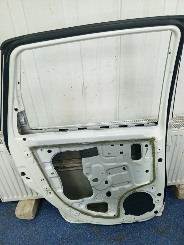 Дверь Nissan Note E11