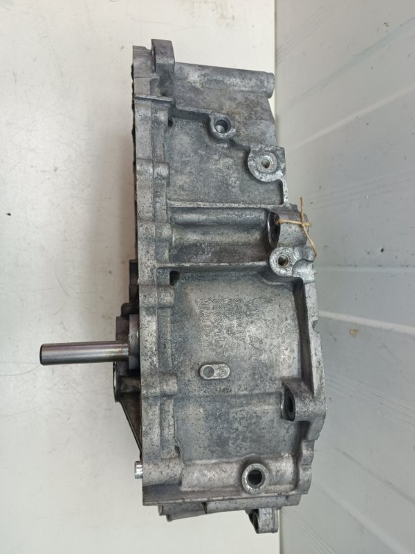 Корпус кпп Volkswagen Golf 2009 6