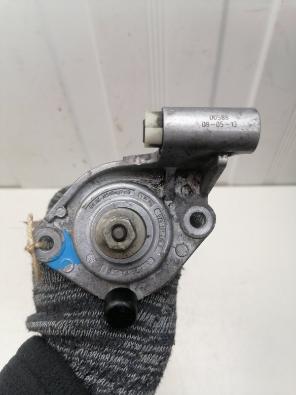 Механизм выбора передач Volkswagen Golf 2009 6