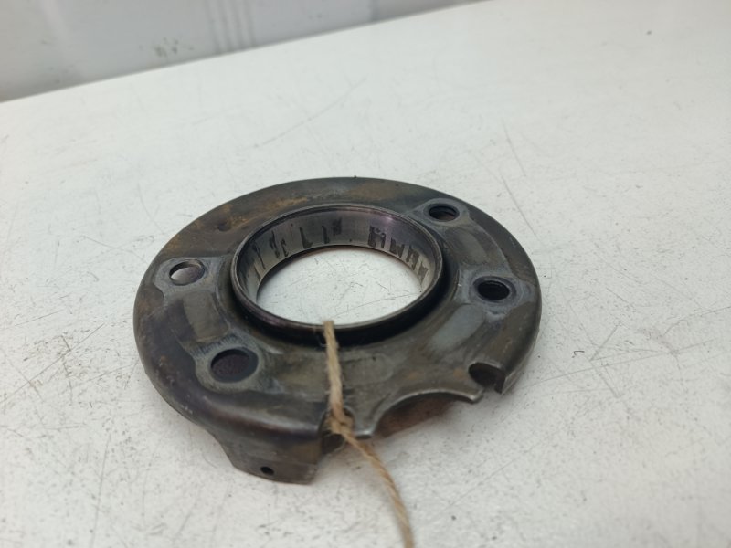 Крепление вала кпп VOLKSWAGEN Golf 2