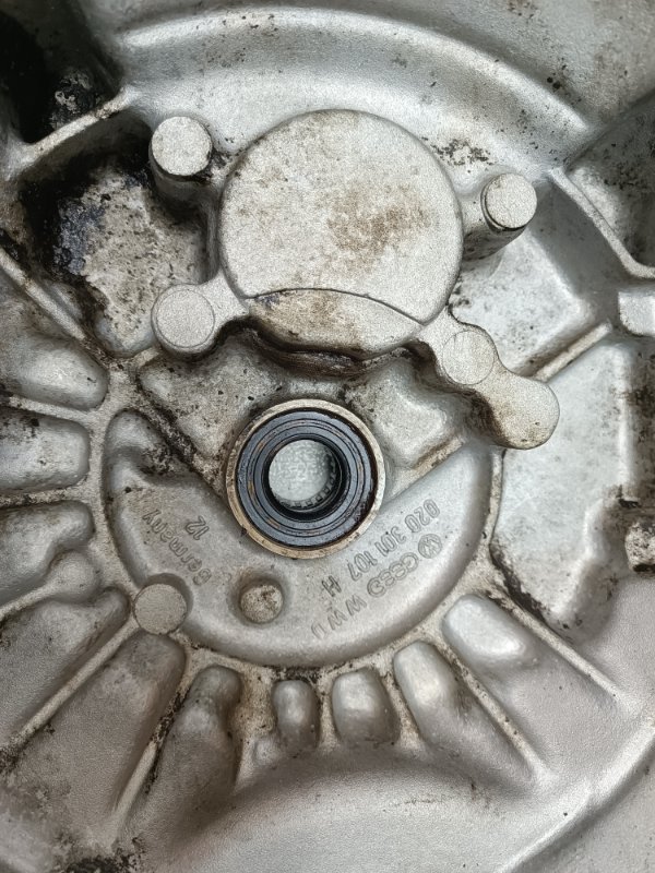 Корпус кпп VOLKSWAGEN Golf 2