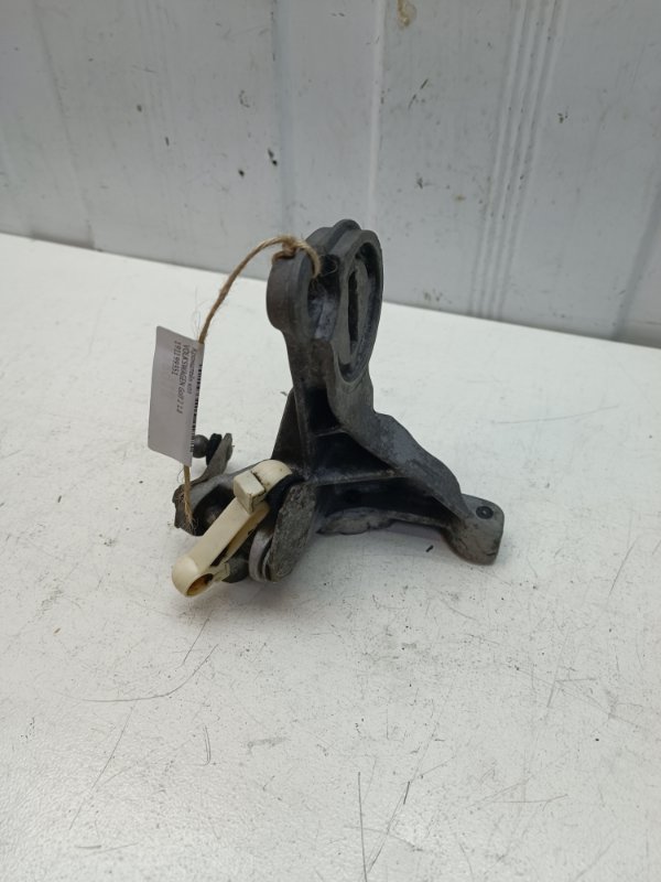 Кронштейн кпп VOLKSWAGEN Golf 2