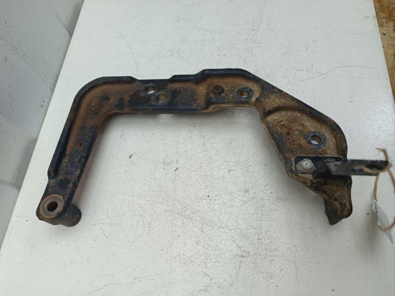 Кронштейн кпп Nissan Note E11