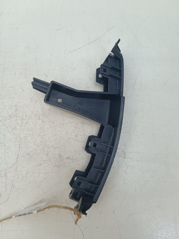 Пластик салона Nissan Note E11