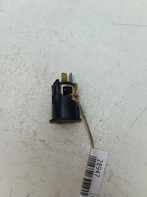 Гнездо прикуривателя Nissan Note E11