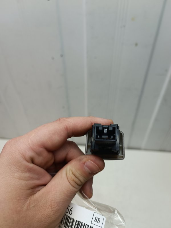 Кнопка аварийной сигнализации Nissan Note E11