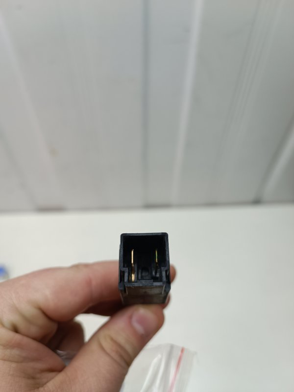 Датчик выключатель стоп-сигнала Nissan Note E11