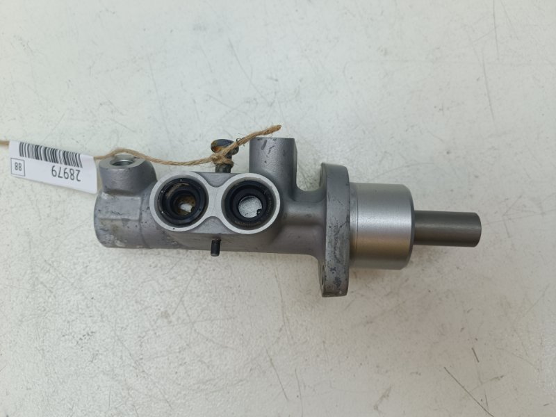 Главный тормозной цилиндр Nissan Note E11