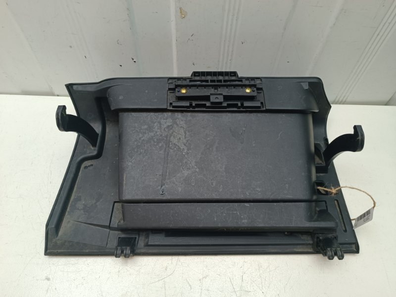 Крышка бардачка Nissan Note E11