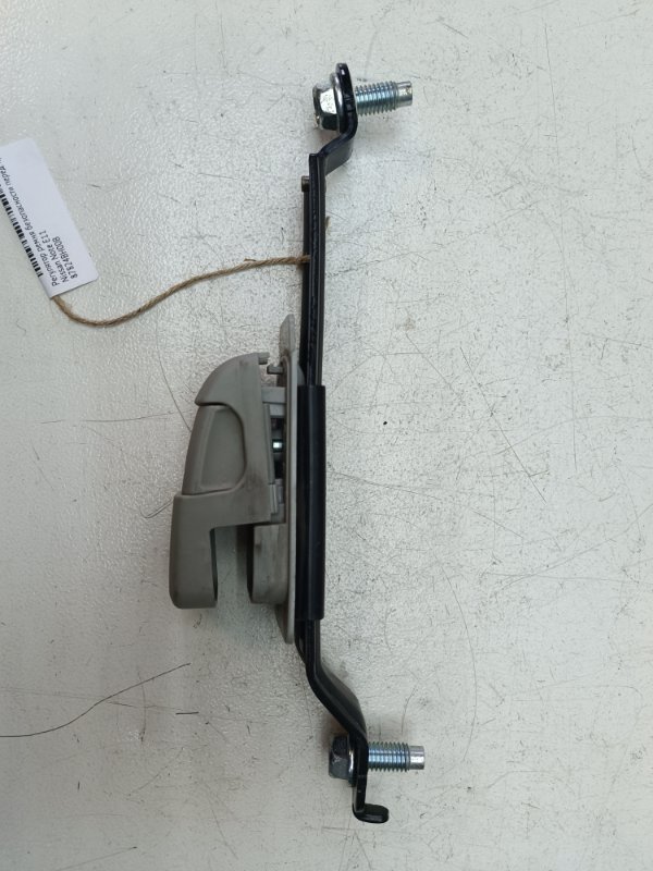 Регулятор ремня безопасности Nissan Note E11