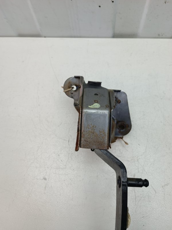 Педаль сцепления Nissan Note E11