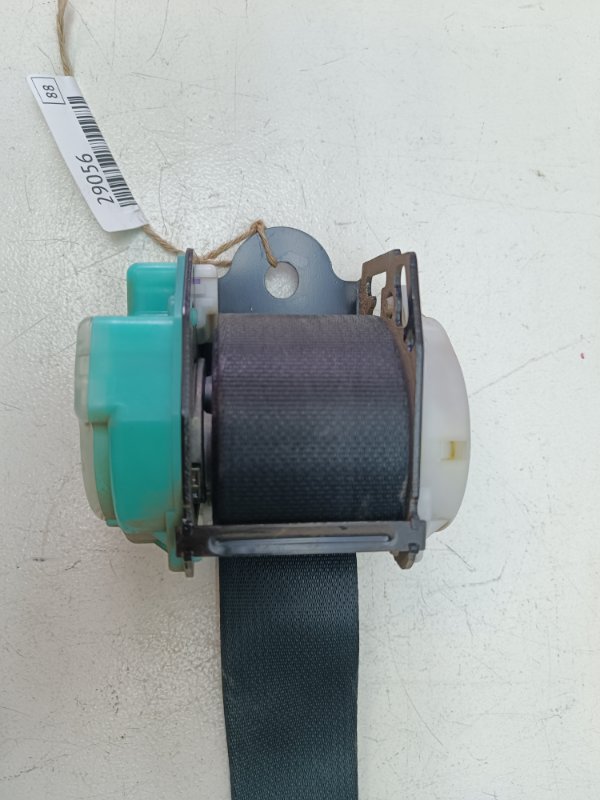 Ремень безопасности Nissan Note E11