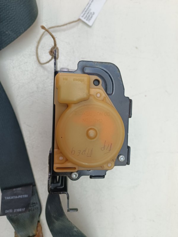 Ремень безопасности Nissan Note E11