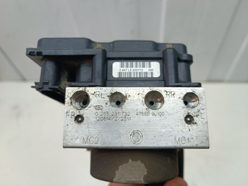 Блок abs Nissan Note E11